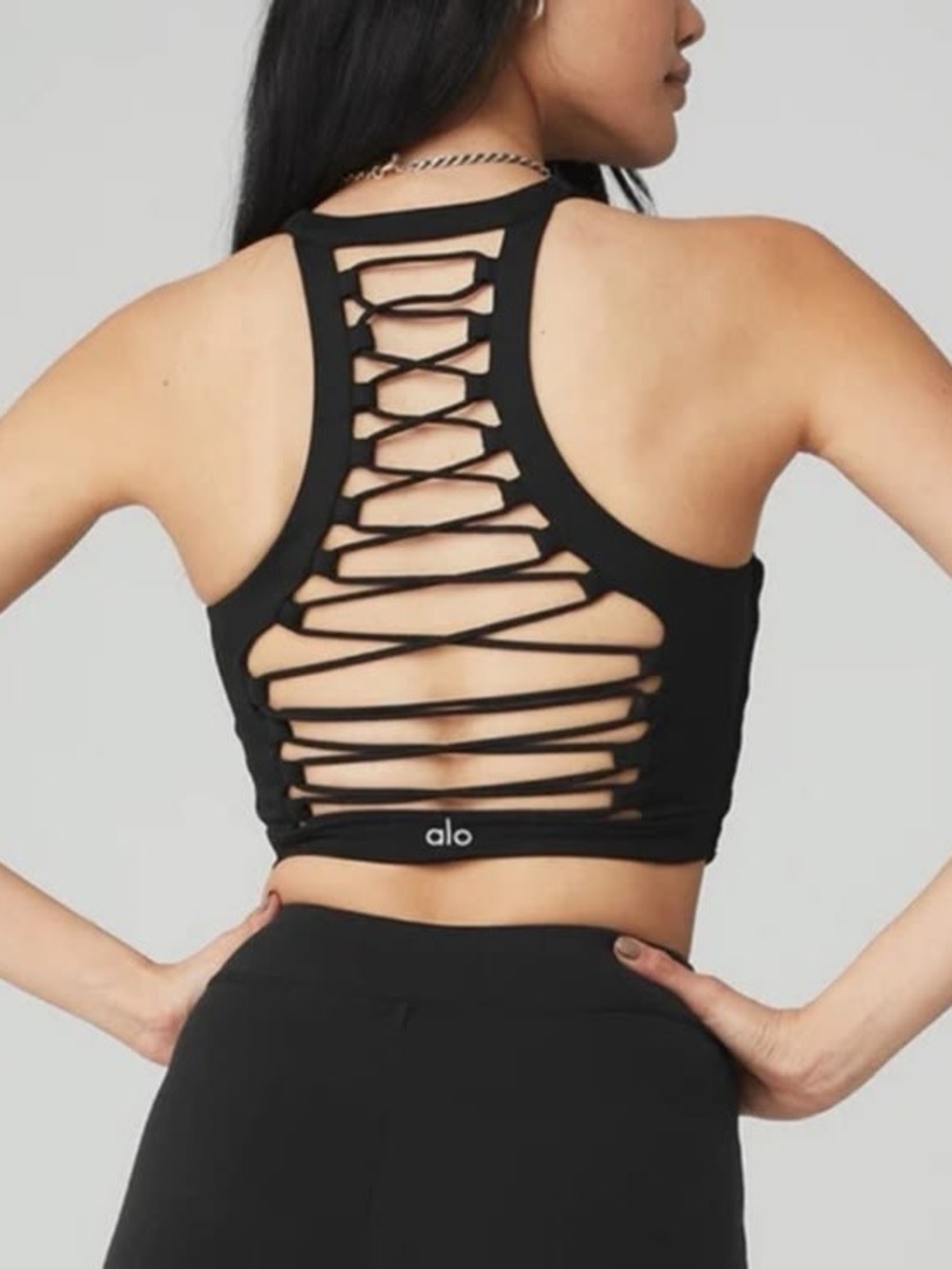 Alo Black Women’s Movement Cropped Sports Bra Top. Size Medium.